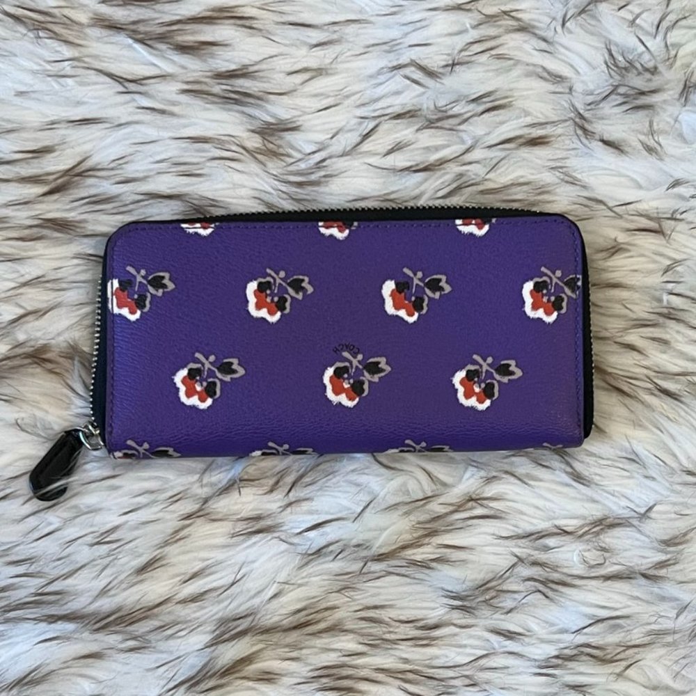 Coach Accordion Zip Wallet With Floral Print - Picture 2 of 4